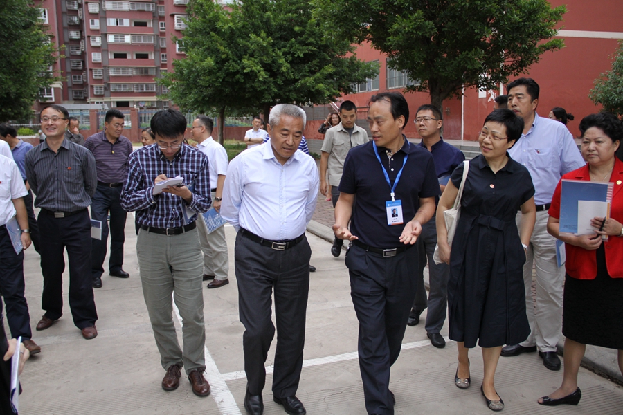 1536544804530214.jpg 全國政協(xié)副主席邵鴻調(diào)研四川應(yīng)用技術(shù)職業(yè)學(xué)院.JPG
