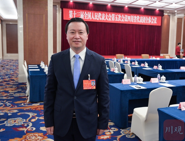 全國人大代表、廣安市委書記張彤  歐陽杰攝_副本.jpg